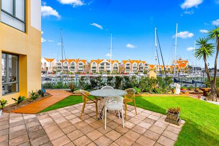 Waterfront Luxury Apartment in Gulf Harbour - Photo 5