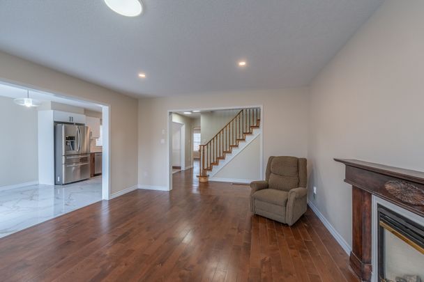 For Lease - 102 Hunter Way, Brantford, Ontario - Photo 1