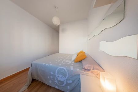 Calle de los Juglares, Madrid, Community of Madrid 28032 - Photo 4