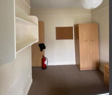Room 2, 157 Ulsterville Avenue, Belfast, BT9 7AU - Photo 3