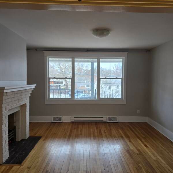 Dartmouth townhome utilities all included - Photo 1