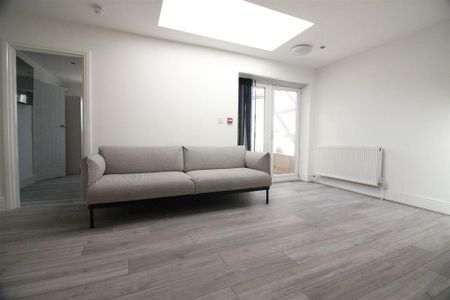 10 bedroom house share to rent - Photo 2