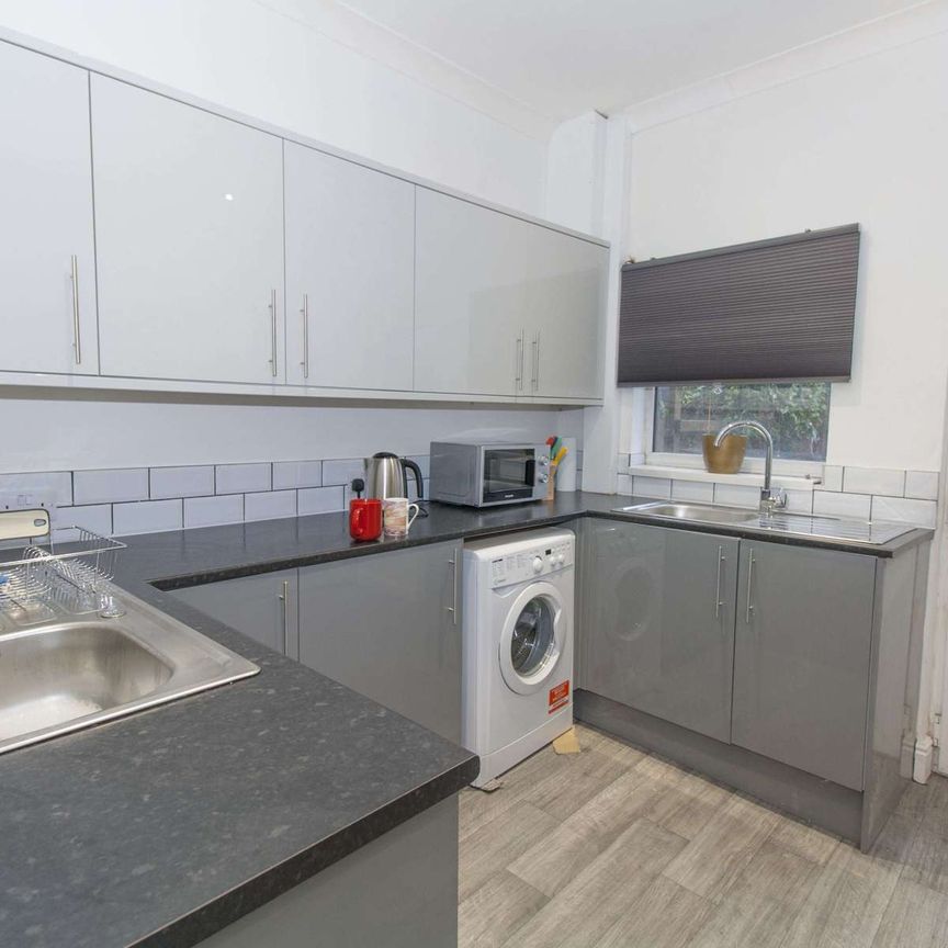 Jefferson Street Room 4 - Photo 1