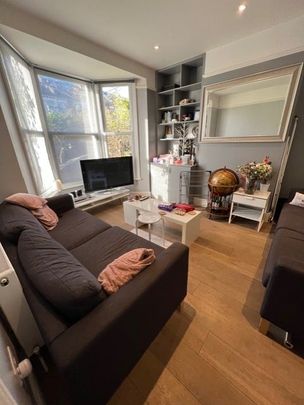 Room in a Shared House, Hartfield Road, SW19 - Photo 1