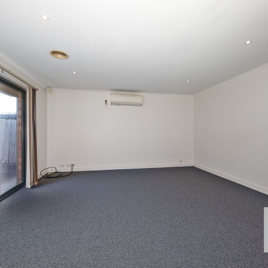 Modern Comfort and Convenience in Tarneit! - Photo 1