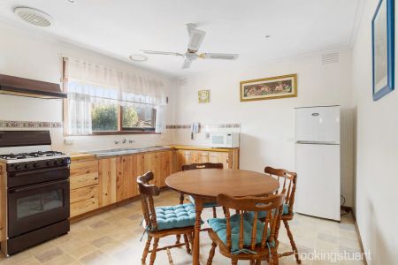 Sell Your Car - Photo 3