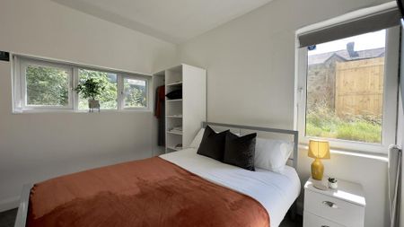 1 bedroom in a house share to rent - Photo 5