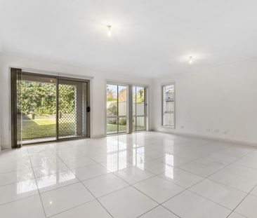 Modern 3 Bedroom Townhouse - Photo 2