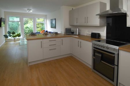 Denbigh Close, Banbury - Photo 3