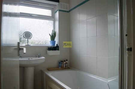 2 bedroom semi-detached house to rent - Photo 5