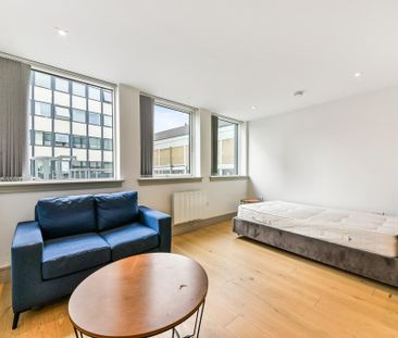 Studio to rent - Photo 3