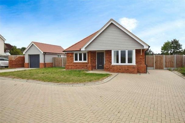 Springwood Close, Latchingdon, CM3 - Photo 1