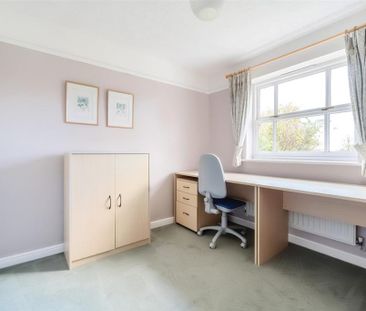 4 bedroom detached house to rent - Photo 4