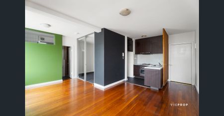 WELL POSITIONED, ONE BEDROOM APARTMENT - Photo 2