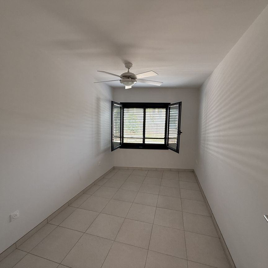 Location Appartement 3 pièces 68m² ST DENIS 97490 - Photo 1