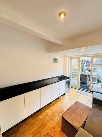 Room in a Shared Flat, Aslett St, SW18 - Photo 2