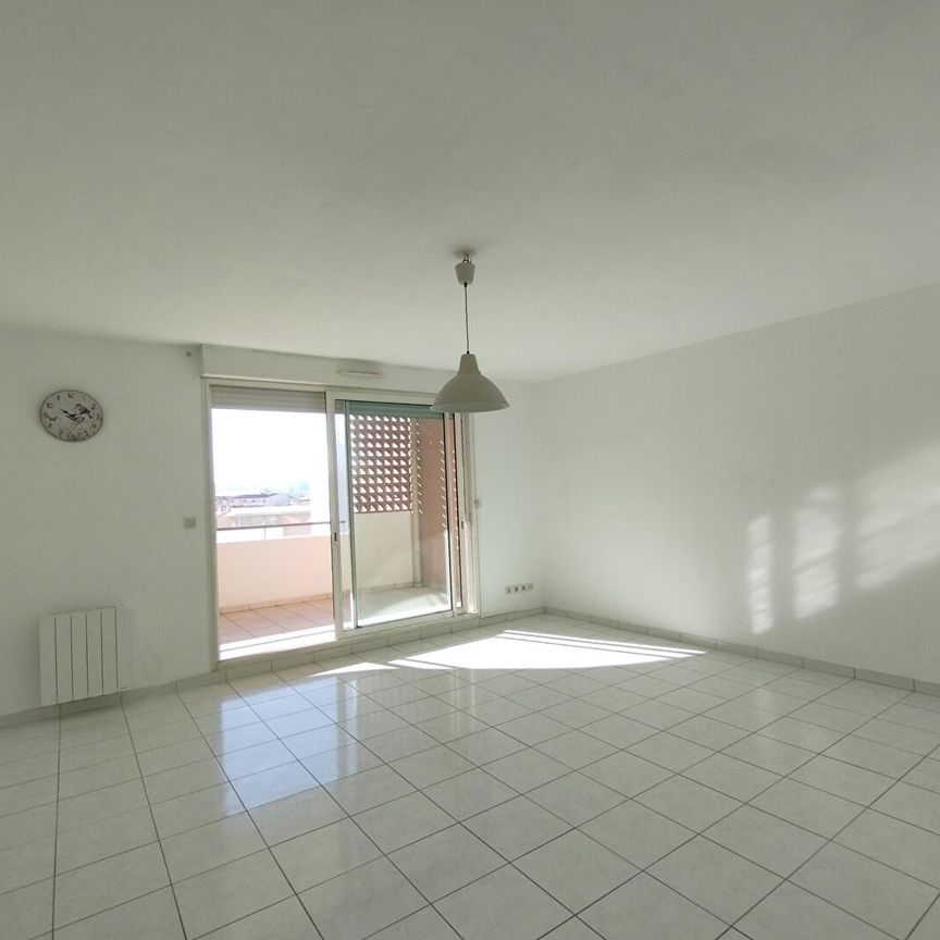 Appartement 4 pièces 92m2 MARSEILLE 8EME 1 400 euros - Photo 1