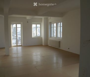 Nach Vereinbarung vermieten wir tolle 4.5-Zimmerwohnung in 3-Parteienhaus - Foto 2