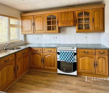 3 bedroom bungalow to rent - Photo 3