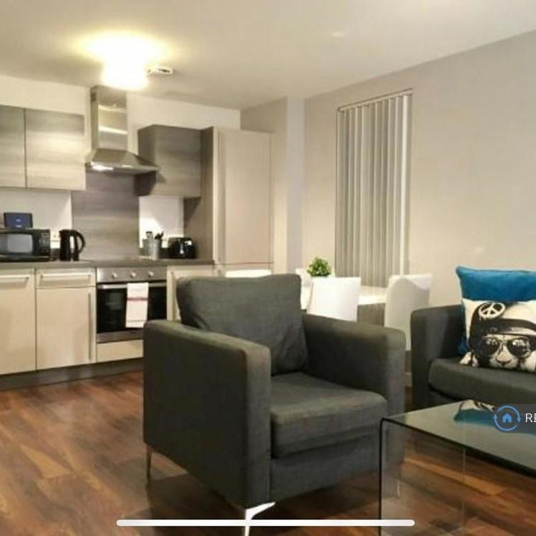 2 bedroom flat to rent - Photo 1