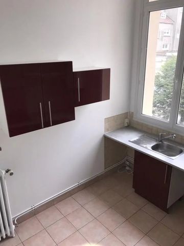 Location Appartement 4 pièces 103m² BOULOGNE SUR MER 62200 - Photo 3