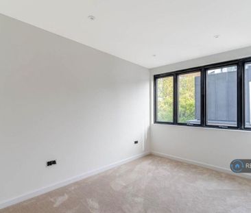 2 bedroom penthouse to rent - Photo 4