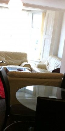 En suite bedrooms minutes from University Metro station - Photo 1