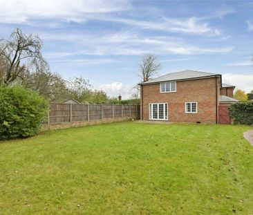 A well presented four bedroom family house tucked away in superb lo... - Photo 4