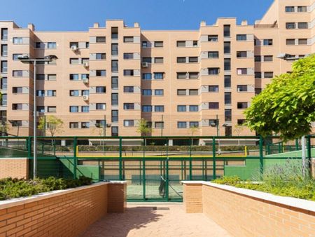 4 room luxury Apartment for rent in Madrid, Spain - Photo 3