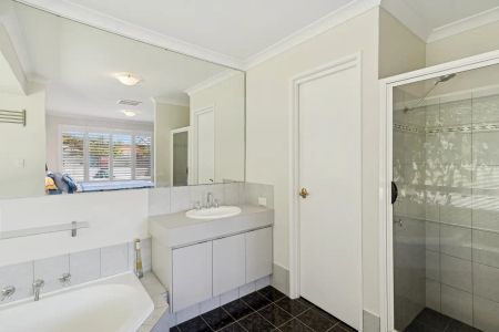 “Spacious 4-Bedroom Family Home in Bibra Lake – Fully Furnished & Packed with Features” - Photo 3