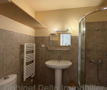 Location Appartement 1 pièce 26m² SANARY SUR MER 83110 - Photo 4