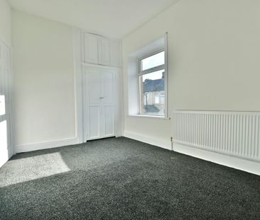 Terraced House to rent on - Photo 6