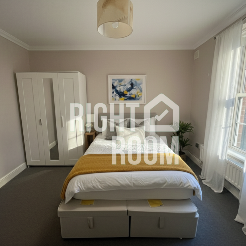 One/Two Bed Flat, Brook House, Cranleigh Street, London NW1 1NU - Photo 1