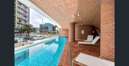 Luxurious, air-conditioned apartment in harbourside building with pool, gym and rooftop BBQ terrace; LUME Apartments - Photo 4