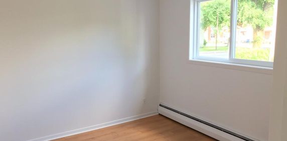 JUIN, 2 1/2, SECTEUR DE CHOIX - Photo 2