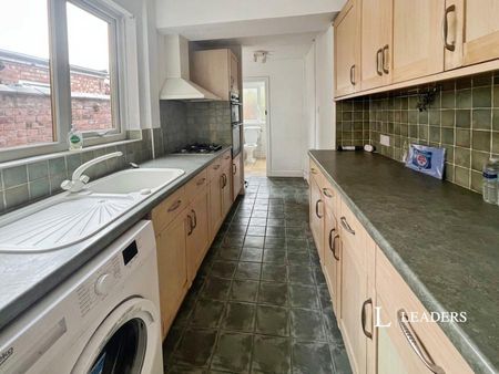 2 bedroom terraced to rent South Street, Crewe, CW2 - Photo 2