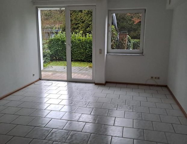 Schöne 2-Zimmer Wohnung mit Terrasse und Garten - Foto 1