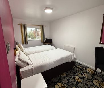 Room 208, SimplyStay Lincoln Road, Skegness, Lincolnshire, PE25 2EA - Photo 2