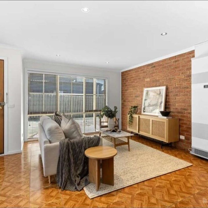 Noble Park - Photo 1