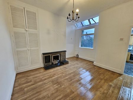 4 Bed Terraced House, Oak Road, M7 - Photo 4
