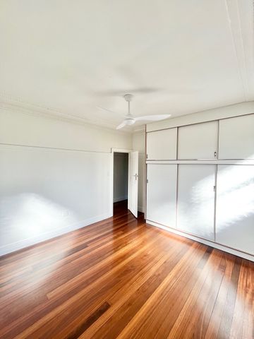 Great Location - Photo 5