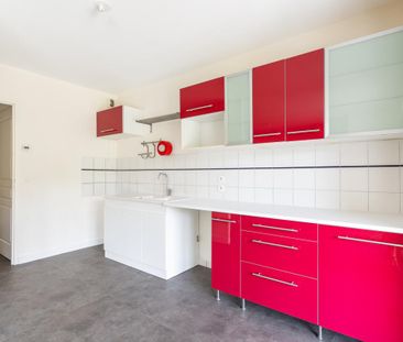 Location Appartement 4 pièces 87m² SEVRIER 74320 - Photo 5