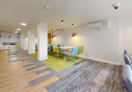 Bronze Studio - Photo 3