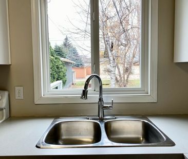 Edmonton Unfurnished house Rental in Northwest - Family Friendly ho... - Photo 6