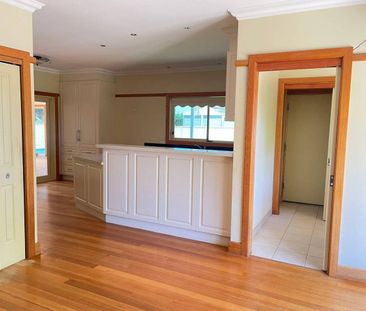 LARGE HOME WITH RURAL OUTLOOK - Photo 4