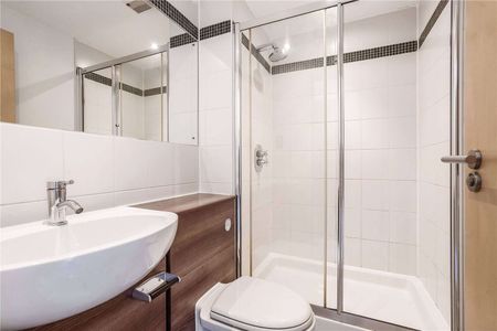 A bright, modern and ideally located Clifton apartment. - Photo 5