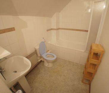 A LOUER ANGERS PLACE BICHON APPARTEMENT TYPE 2 - A ... - Photo 2