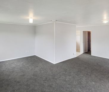 West Harbour - 3 Bedrooms House - Photo 2