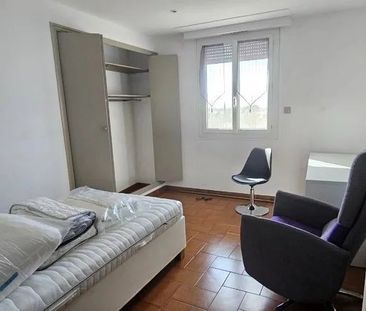 Location Appartement 3 pièces 84m² CARPENTRAS 84200 - Photo 4