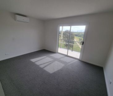 Brand New Modern Townhouse in Prime Location - Photo 2